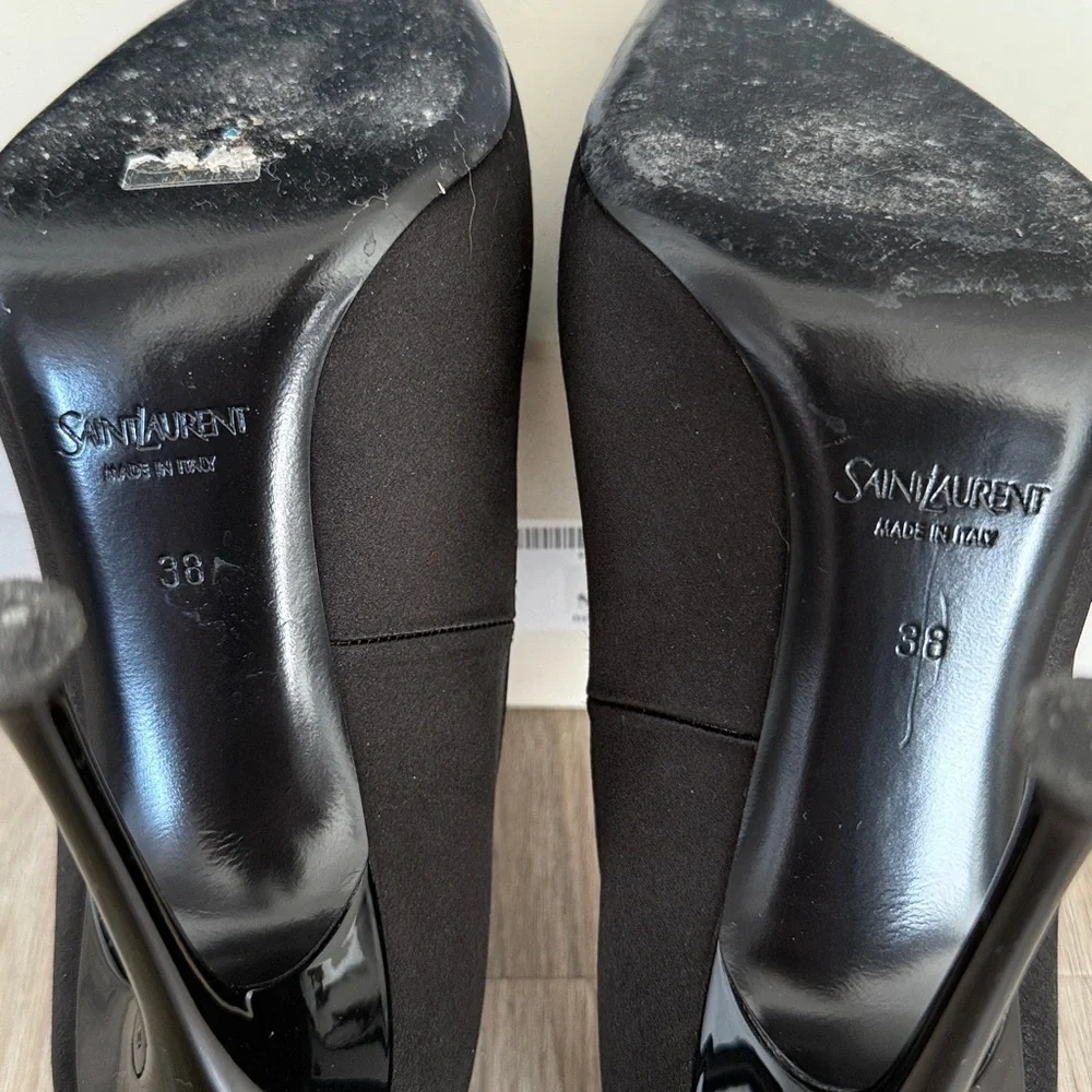 Saint Laurent Black Régine Satin Crepe Pumps with Gold Chain